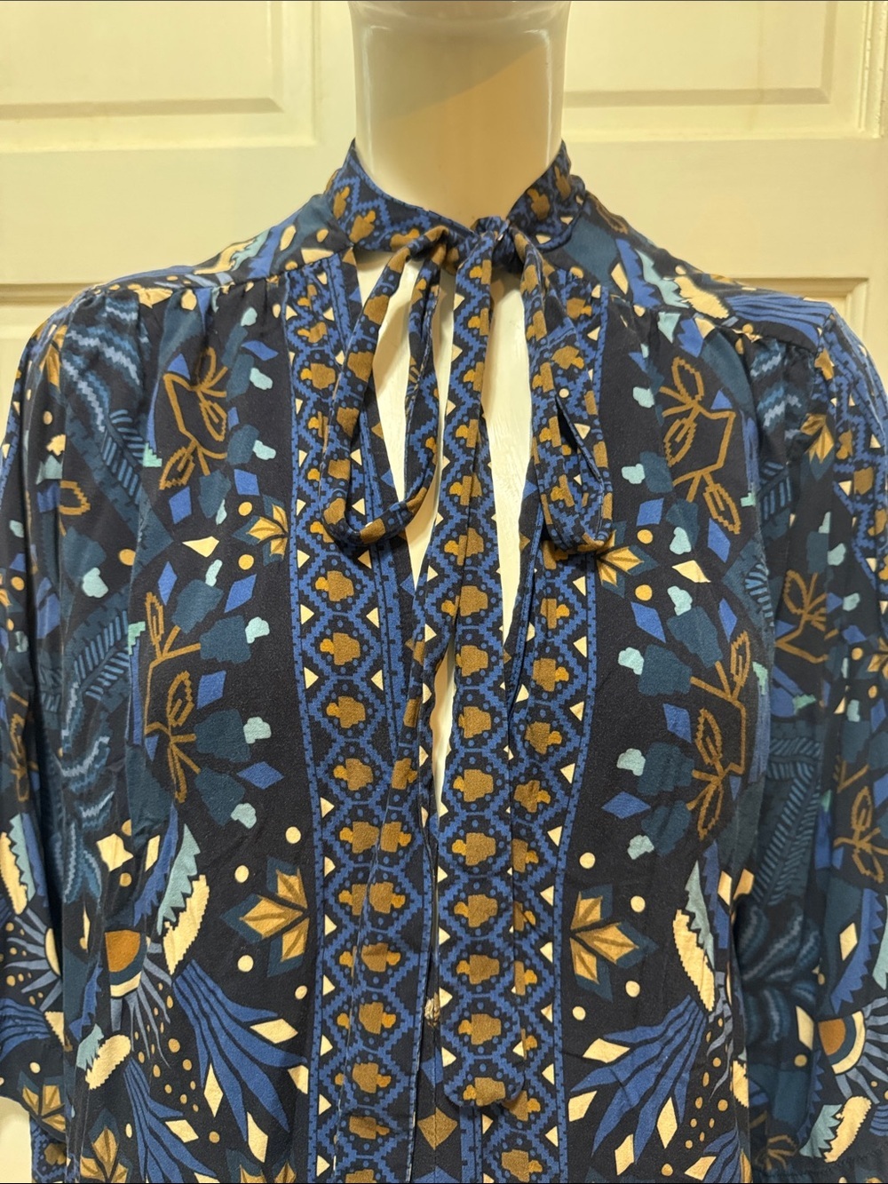 Farm Rio Tropical Magic Blue Patterned Tie-Neck Women’s Dress Size Medium - Picture 5 of 15